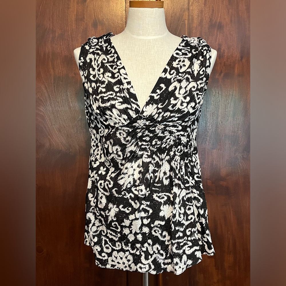 Nanette Lepore black and white abstract sleeveless blouse